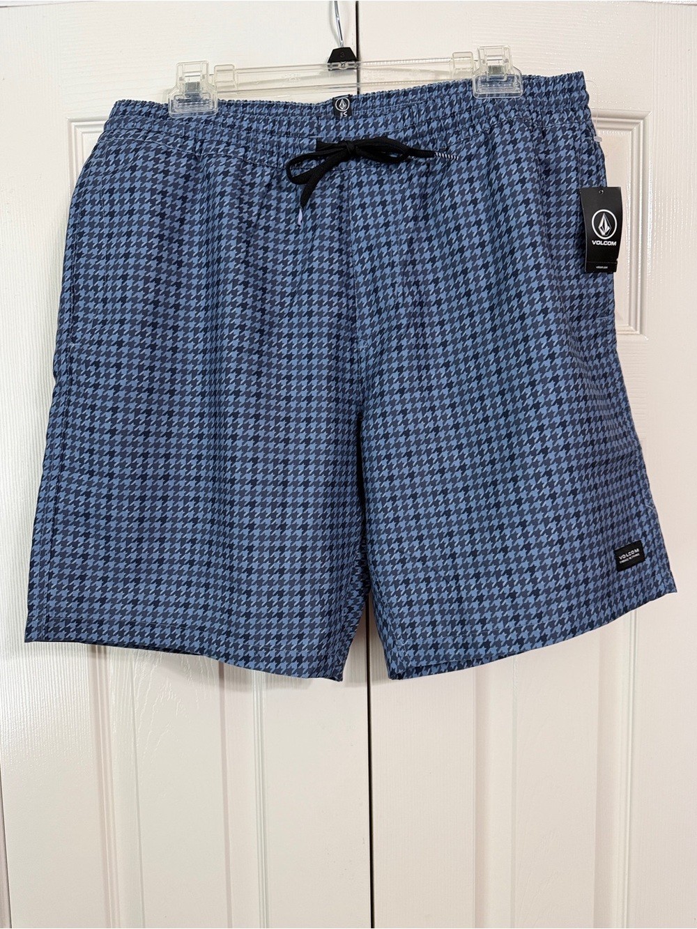 NWT! Volcom Shorts Size Large Men’s Blue Houndstooth